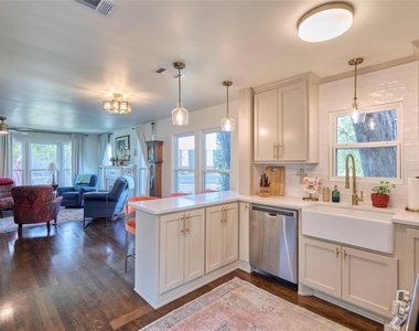1425 Cedar Crest Drive - Photo Thumbnail 9