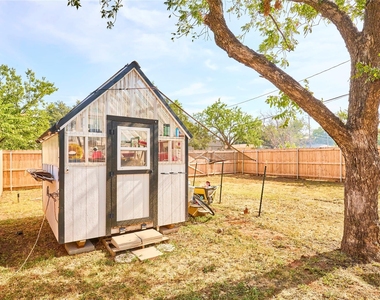 1425 Cedar Crest Drive - Photo Thumbnail 27