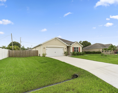 1810 Sw Capehart Avenue - Photo Thumbnail 2