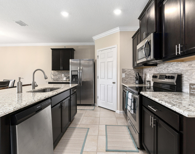 1810 Sw Capehart Avenue - Photo Thumbnail 7