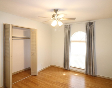 2002 Victoria Road - Photo Thumbnail 3