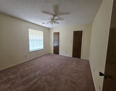 107 Bluebonnet Trail - Photo Thumbnail 6