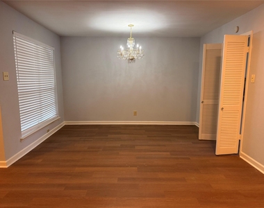 10650 Steppington Drive - Photo Thumbnail 4