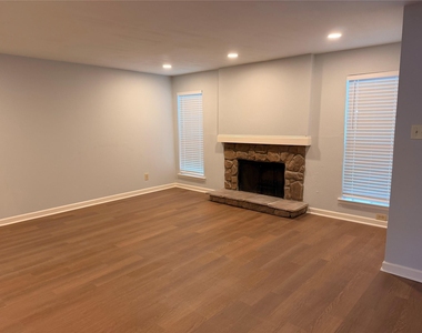 10650 Steppington Drive - Photo Thumbnail 2