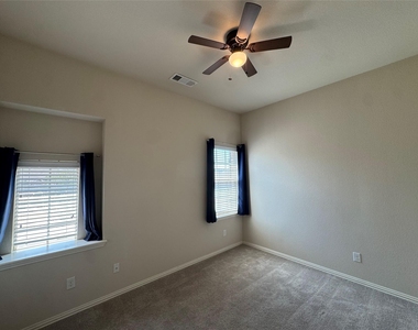9501 Drovers View Trail - Photo Thumbnail 19