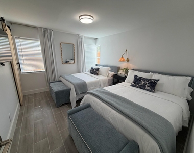 829 Macy Street - Photo Thumbnail 8