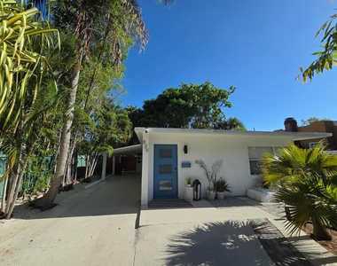 829 Macy Street - Photo Thumbnail 1