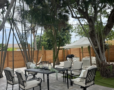829 Macy Street - Photo Thumbnail 14