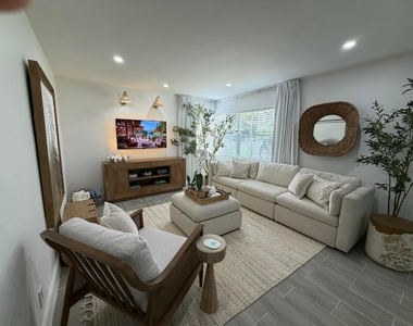 829 Macy Street - Photo Thumbnail 4