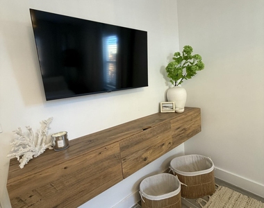 829 Macy Street - Photo Thumbnail 11