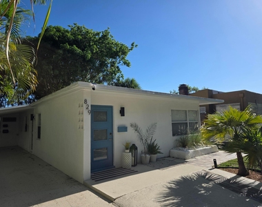 829 Macy Street - Photo Thumbnail 2