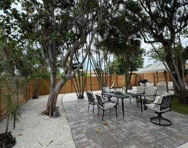 829 Macy Street - Photo Thumbnail 15