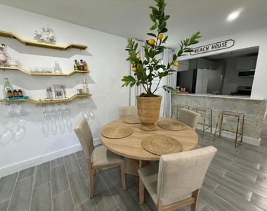 829 Macy Street - Photo Thumbnail 3