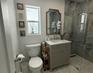 829 Macy Street - Photo Thumbnail 12
