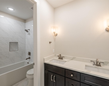 110 Clark Lane - Photo Thumbnail 8