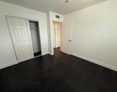 37 Sw 14th Street - Photo Thumbnail 8
