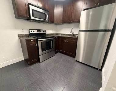 37 Sw 14th Street - Photo Thumbnail 2