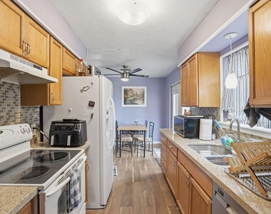 1813 Arkansas Street - Photo Thumbnail 11