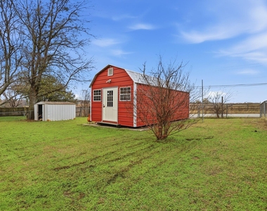 1813 Arkansas Street - Photo Thumbnail 20