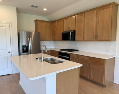 4000 Malachite Drive - Photo Thumbnail 3
