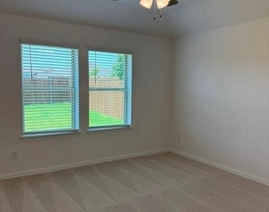 4000 Malachite Drive - Photo Thumbnail 10