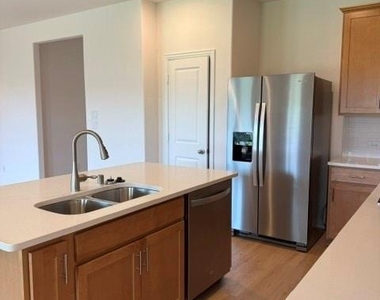 4000 Malachite Drive - Photo Thumbnail 4