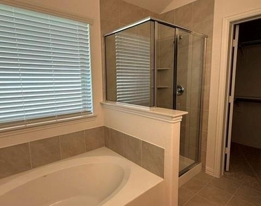 4000 Malachite Drive - Photo Thumbnail 8