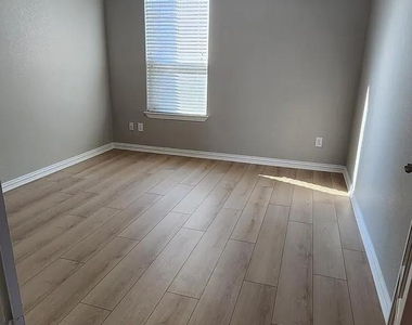 2713 Red Sage Road - Photo Thumbnail 18
