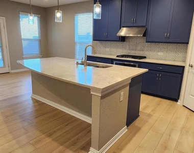 2713 Red Sage Road - Photo Thumbnail 7
