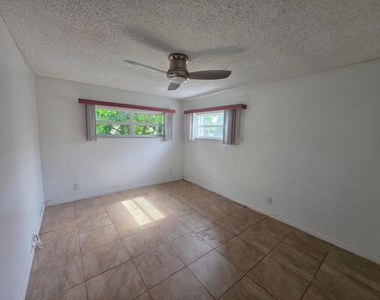 7195 Nw 9th Court - Photo Thumbnail 6