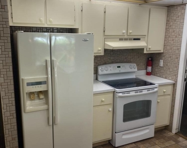 7195 Nw 9th Court - Photo Thumbnail 12