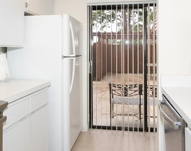 2815 28th Lane - Photo Thumbnail 9