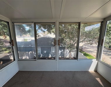 2565 Shirley Avenue - Photo Thumbnail 24