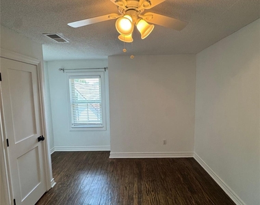 2565 Shirley Avenue - Photo Thumbnail 17