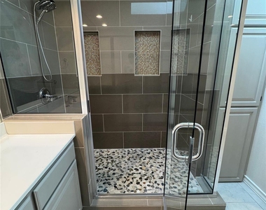2565 Shirley Avenue - Photo Thumbnail 26