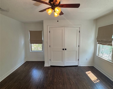 2565 Shirley Avenue - Photo Thumbnail 13