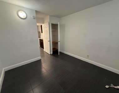 37 Sw 14th Street - Photo Thumbnail 5