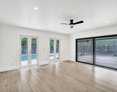 1250 Sw 4th Street - Photo Thumbnail 12