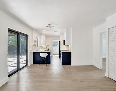1250 Sw 4th Street - Photo Thumbnail 16