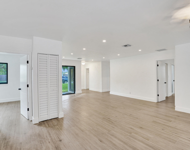 1250 Sw 4th Street - Photo Thumbnail 10