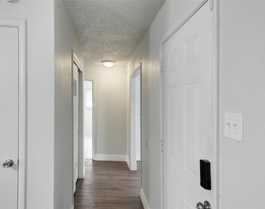 5413 Wedgwood Drive - Photo Thumbnail 13