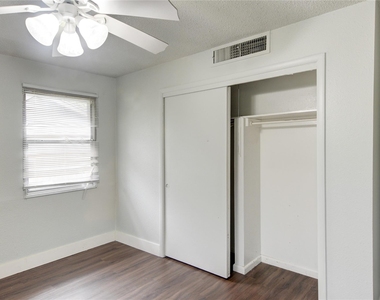 5413 Wedgwood Drive - Photo Thumbnail 16