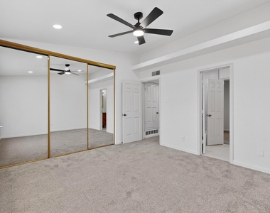 925 Cedar Terrace - Photo Thumbnail 20