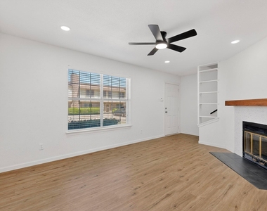 925 Cedar Terrace - Photo Thumbnail 4