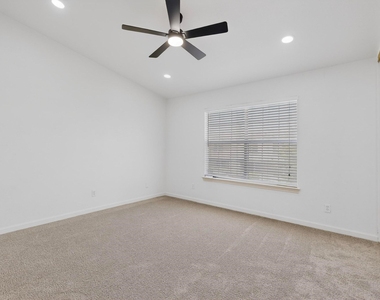 925 Cedar Terrace - Photo Thumbnail 18