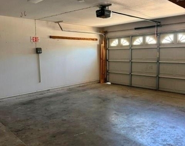 1511 Sunflower Lane - Photo Thumbnail 14