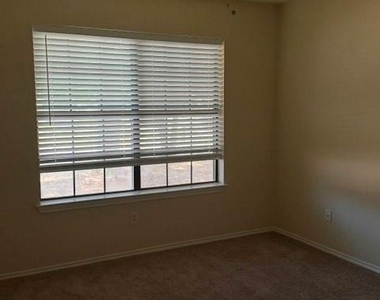 1511 Sunflower Lane - Photo Thumbnail 11