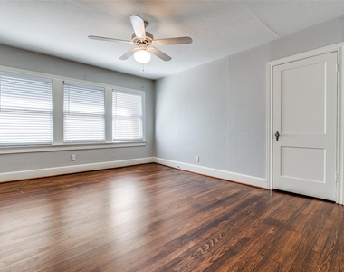6104 Victor Street - Photo Thumbnail 8