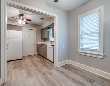 6104 Victor Street - Photo Thumbnail 6