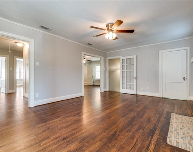 6104 Victor Street - Photo Thumbnail 1